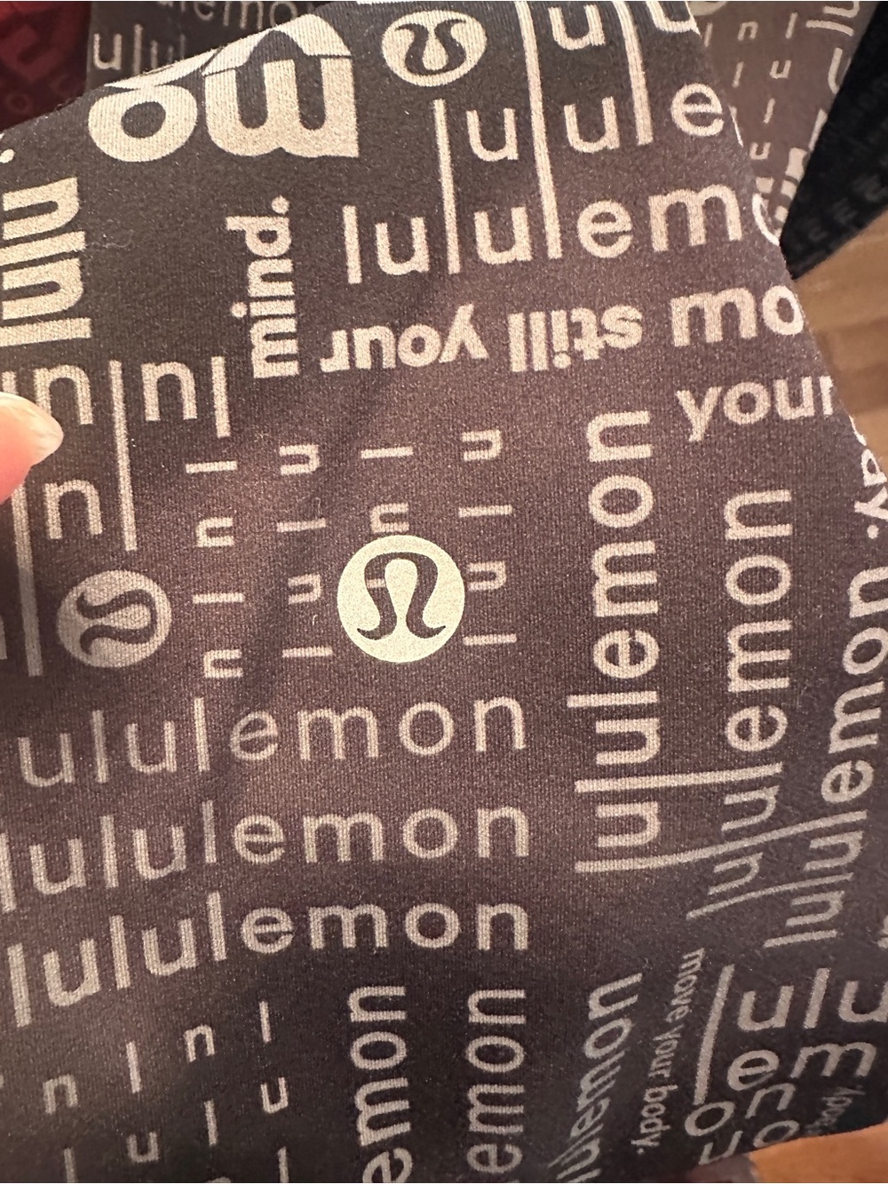lululemon black and light-gray Allover Logo Print Leggings - Picture 4 of 6